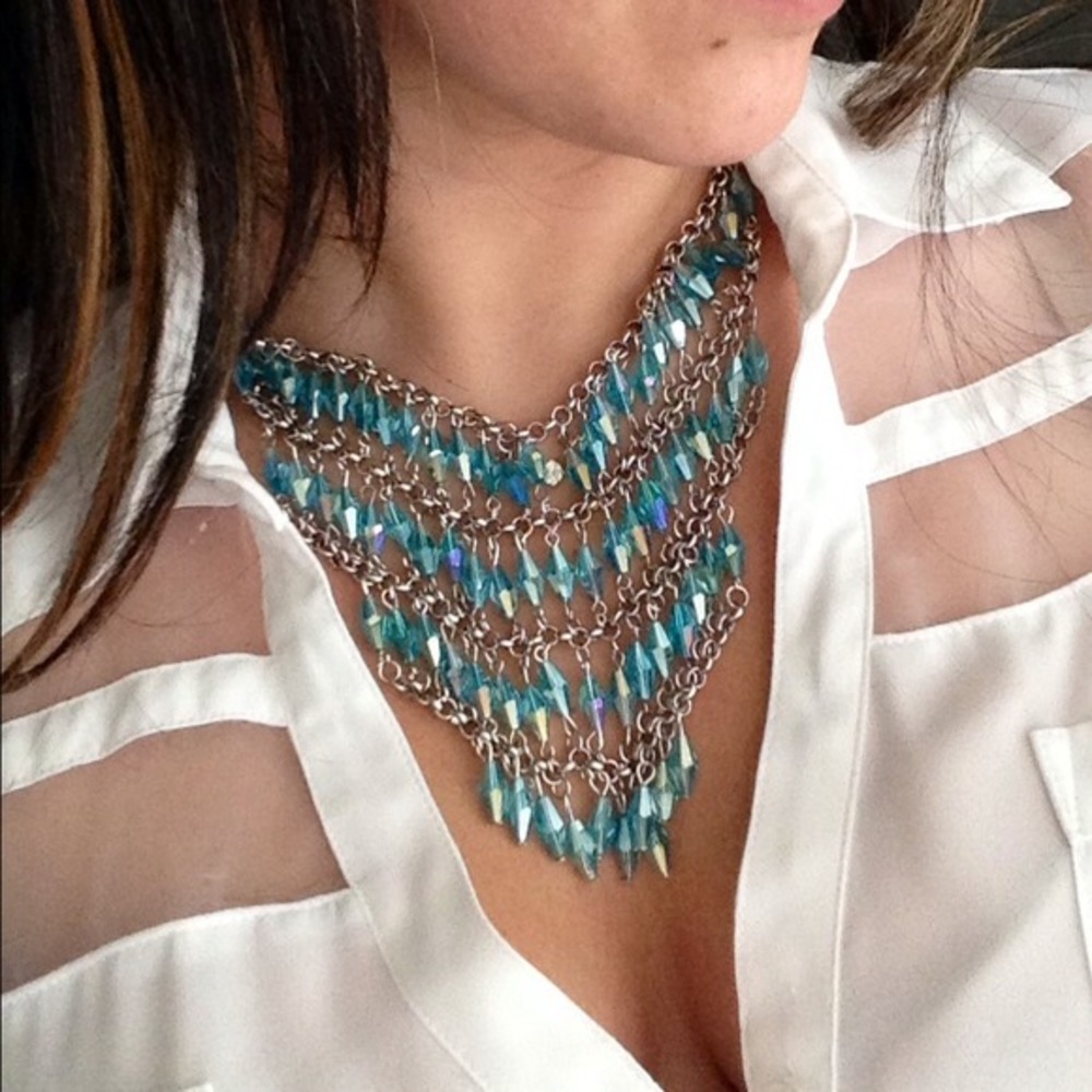 Fashion junkie HP!🎉 Blue glass long necklace